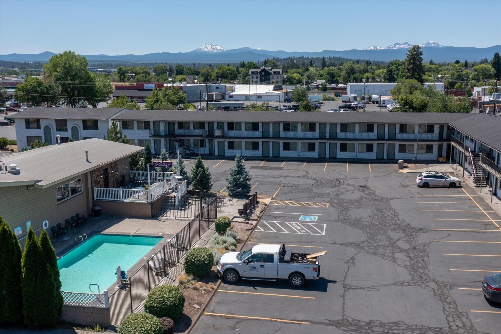Bend Inn & Suites Zewnętrze zdjęcie