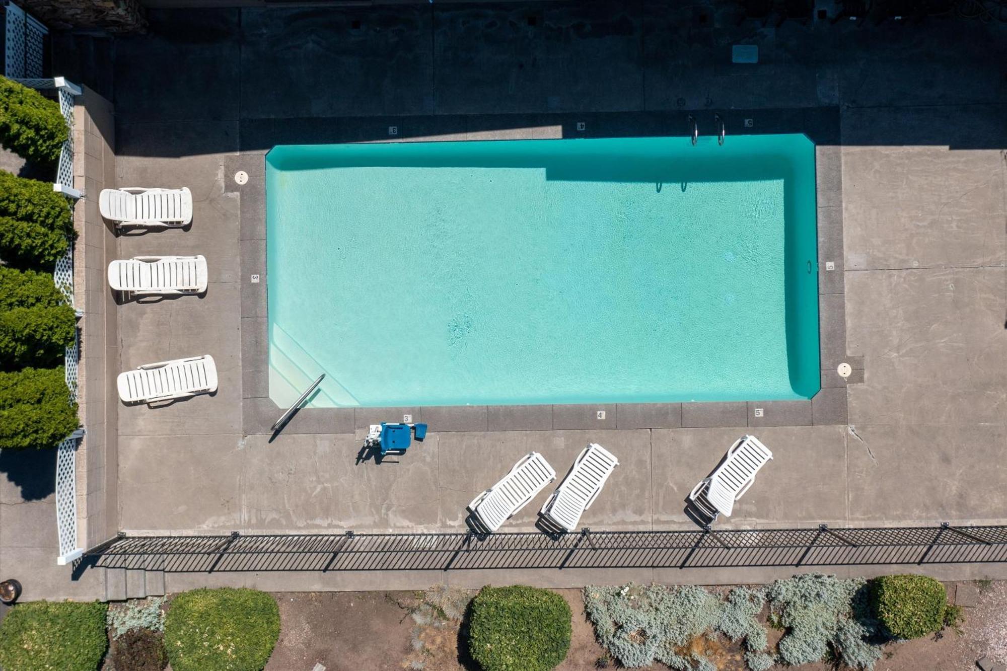 Bend Inn & Suites Zewnętrze zdjęcie